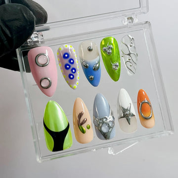 Free Style Autumn Colour Short Almond Press On Nails, Handpainted Fake Nails, Y2K for Birthday Party Holiday Nails